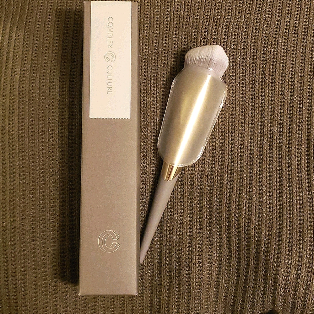 *NEW*Complex Culture Angled Foundation Brush